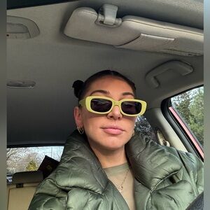 Meet your Posher, Rae